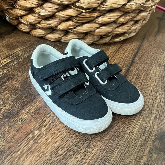 Converse Star Player Size 8c Toddler Shoes- Black & White - Picture 2 of 5